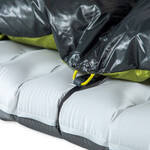 NEMO-PULSE-ULTRA-LIGHTWEIGHT-BACKPACKING-QUILT---hook