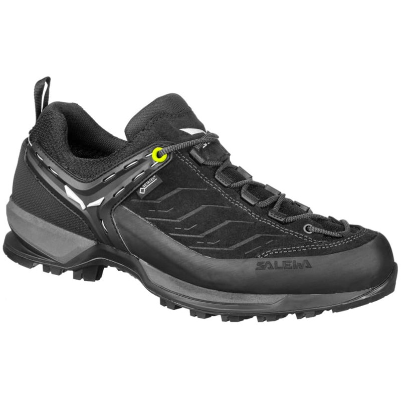 gore tex trainers black