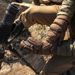 Blackovis Palisades Down Glassing Mitten - Lifestyle